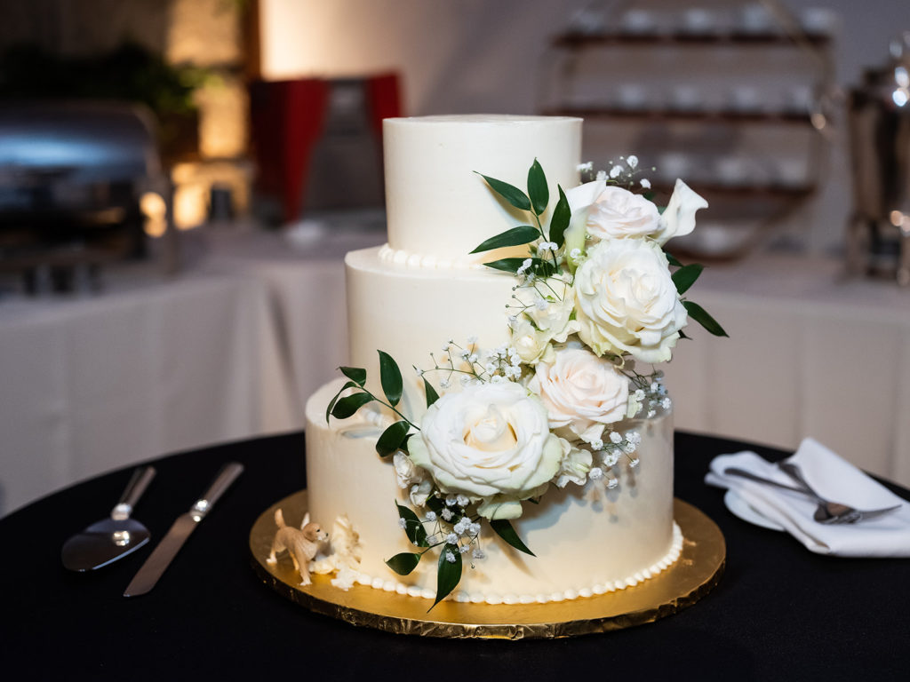 Elegant Wedding Cake with florals