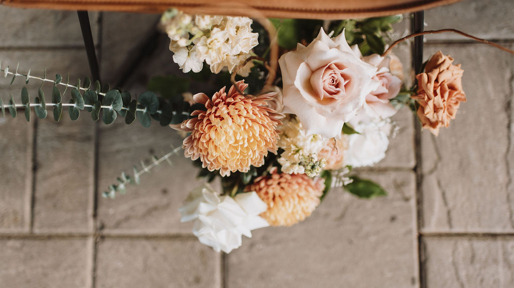 modern wedding flowers with reflexed roses