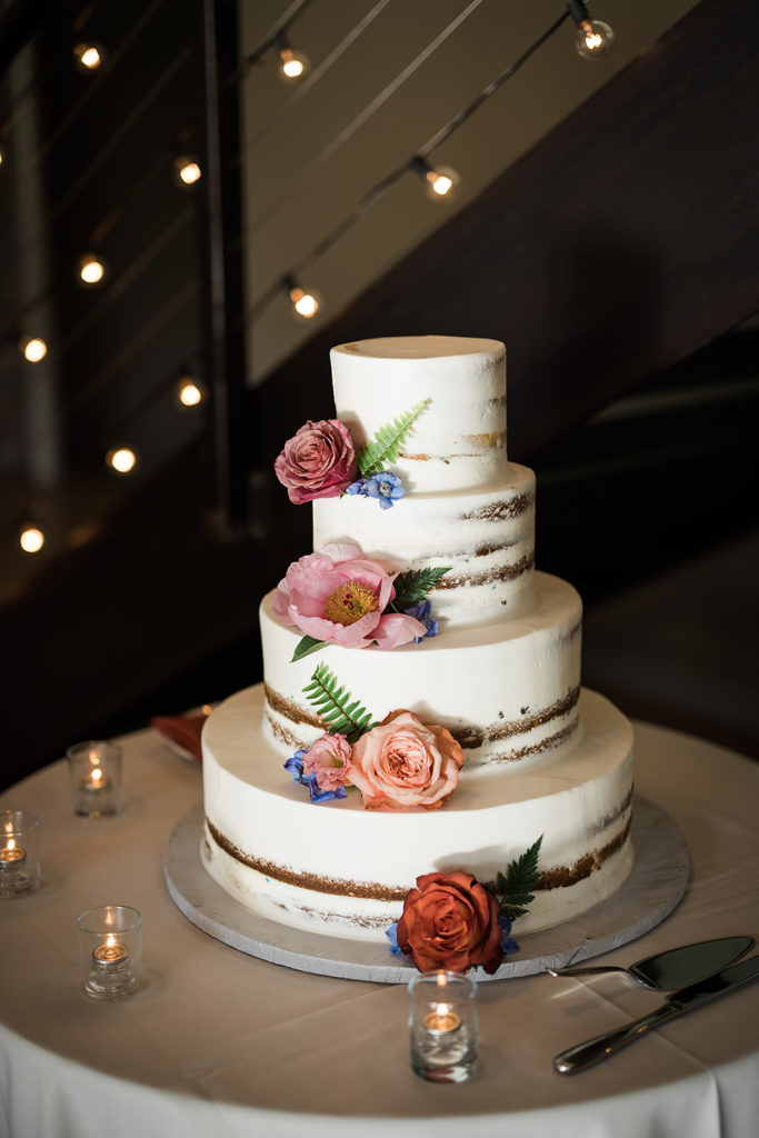 Spring Wedding Cake. Wedding Blog.
