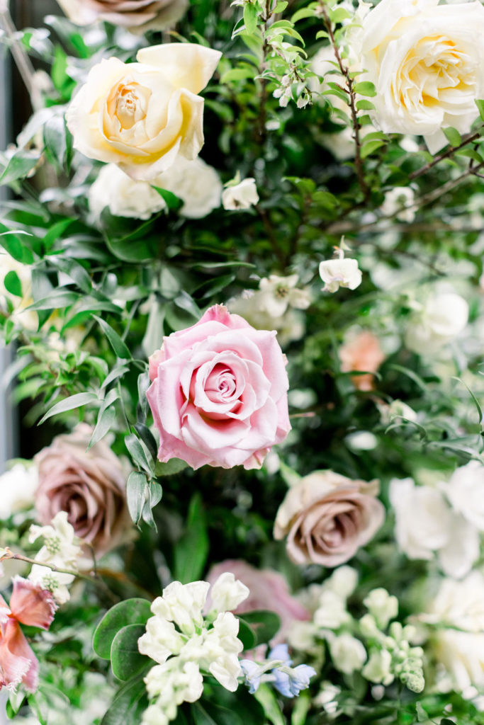 Romantic Spring Wedding Flowers. Wedding Ceremony. Wedding Blog.