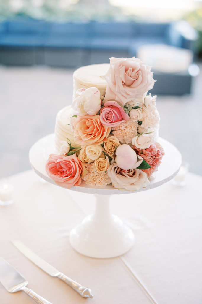 Spring wedding cake flowers