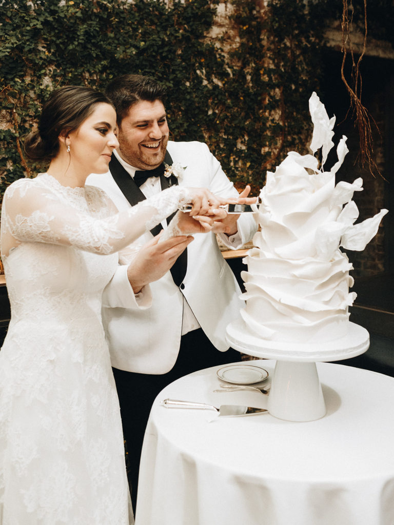 elegant wedding cake